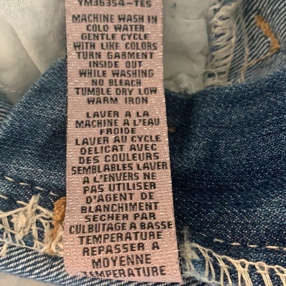 ALMOST famous Medium Blue Wash Distressed Capris Jeans Size 5 - Picture 8 of 10